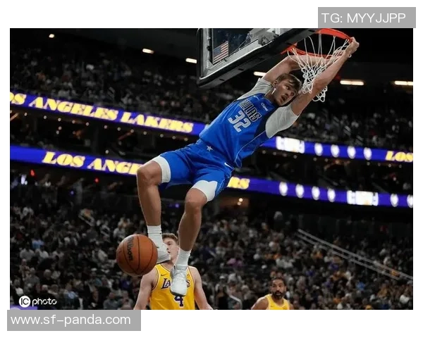 浓眉称赞弗拉格比赛理解力超龄能胜任一号位到五号位的防守任务